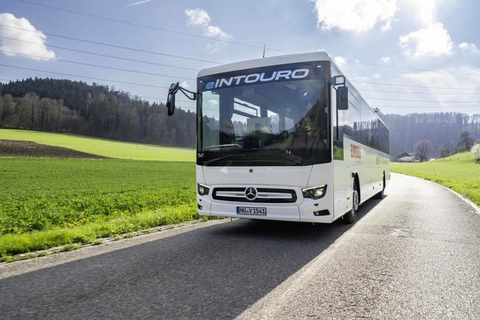 Mercedes concluye con éxito la primera prueba del nuevo eIntouro