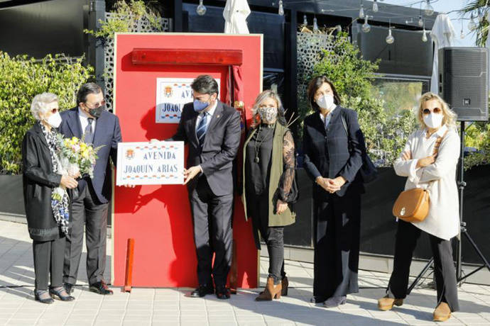 Alicante rinde homenaje al fundador de Vectalia