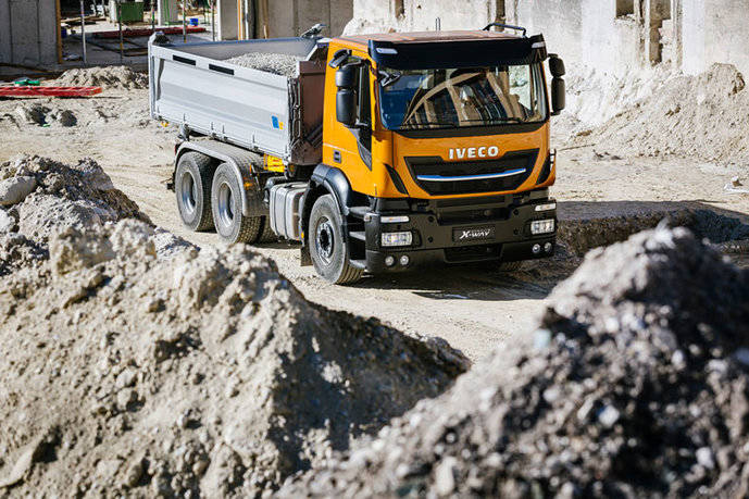 Iveco amplía la potencia de sus tractoras de gas hasta 460 CV