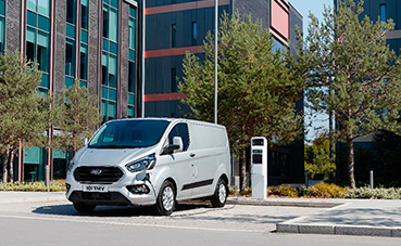 Ford amplía sus pruebas de Transit híbrida enchufable