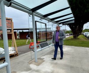 Ponferrada renueva su transporte urbano con nuevas marquesinas