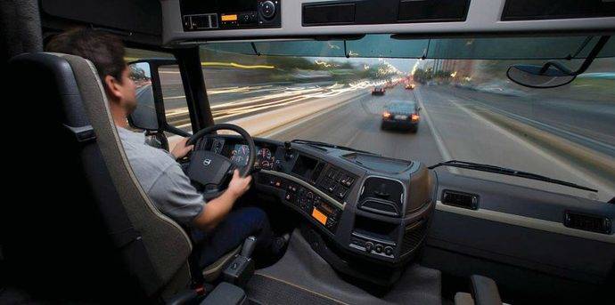 La Comunidad de Madrid habilita la ayuda de 600 euros para el permiso de bus y camión