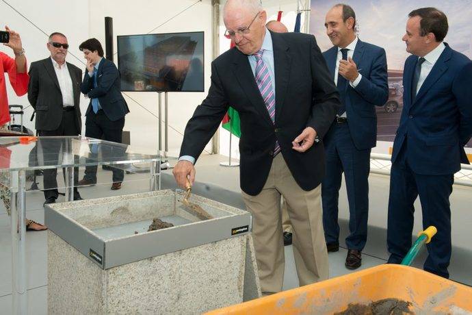 Pedro Fuillerat, Director General de Nacex, durante la ceremonia de colocación de la primera piedra de la nueva plataforma logística de Coslada.