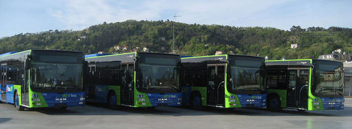 Dbus probará paradas nocturnas a demanda este verano