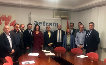 Aetram se reúne con Pedro Rollán para tratar las claves del autocar