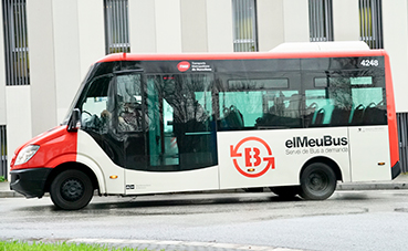 Torre Baró estrena un nuevo autobús adaptado