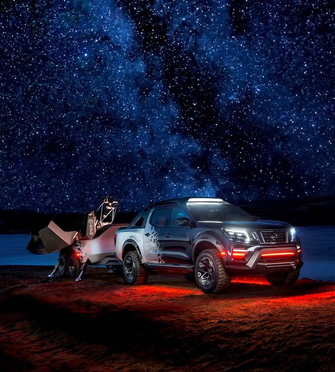 El prototipo Nissan Navara Dark Sky, con el remolque preparado para observar las estrellas.