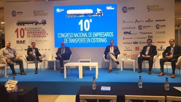 El Ministerio de Transportes actualizará el Observatorio de Costes por el impacto de las 44 toneladas