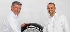 Manfred Sandbichler, director de Motorsports Hankook Tire Europe y Achim Kostron, director general de ITR.