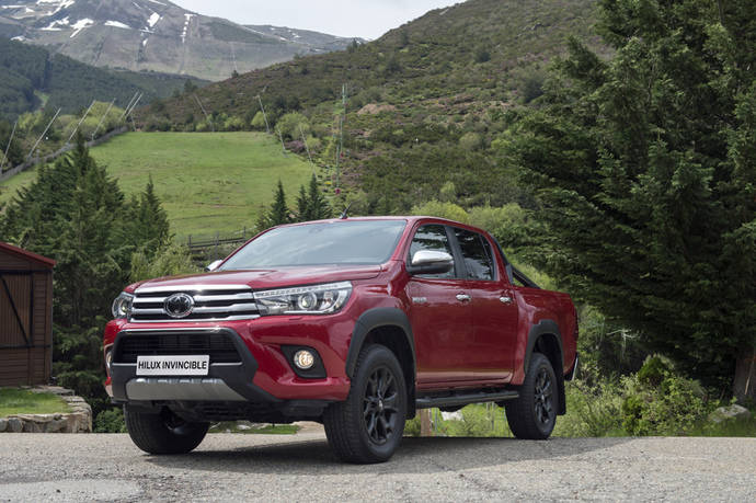 Nuevo acabado Invincible para el Toyota Hilux