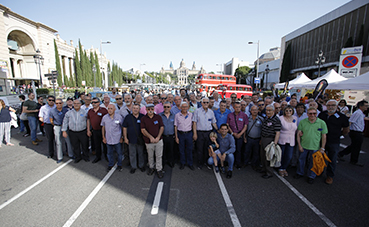 Conductores senior acuden al Rally de Autobuses Clásicos