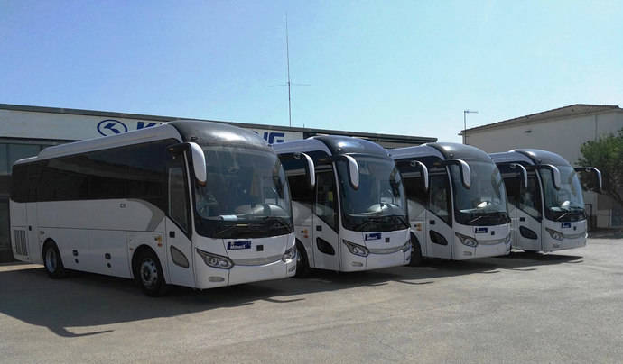 Cuatro unidades King Long autoportantes para Monbus