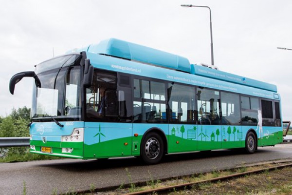 Los autobuses impulsados por pilas de combustible buscan su hueco en el mercado