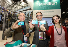 En el stand de la T-Movilidad se ha hecho una demostración de la nueva validación con la nueva tecnología de chip sin contacto y con teléfono móvil