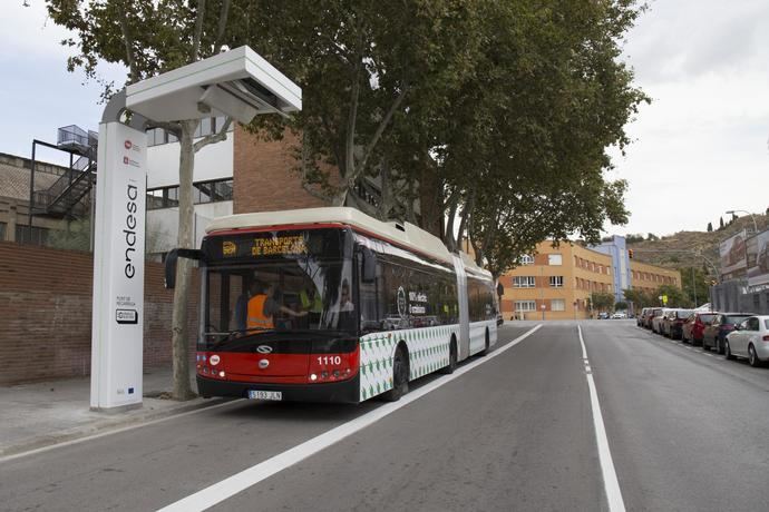 Barcelona avanza en la electrificación de la red de autobuses