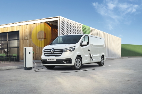 Renault completa su gama de comerciales ligeros con el Trafic E-Tech 100% eléctrico