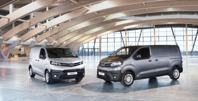 Toyota lanza la gama 2022 de Proace y Proace Electric
 