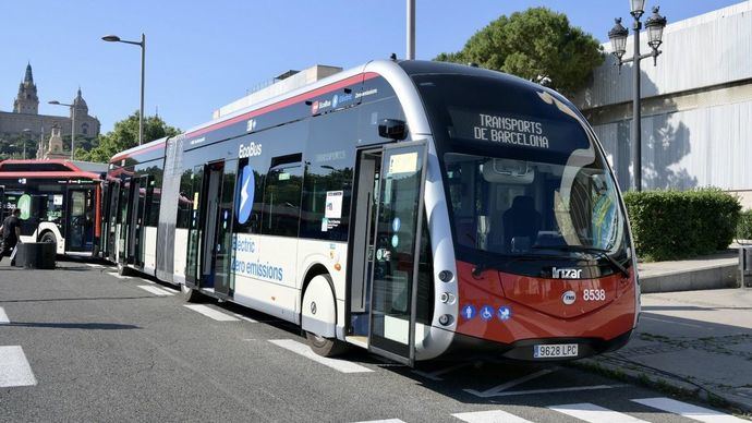 TMB adquiere 19 autobuses eléctricos para una flota más limpia