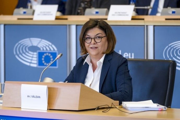 Adina V&#259;lean liderará el cambio en la UE con su plan para 2023