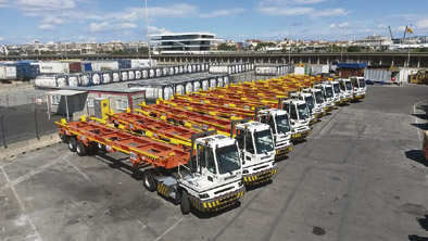 APM Terminals Valencia incorpora nuevos camiones portacontenedores