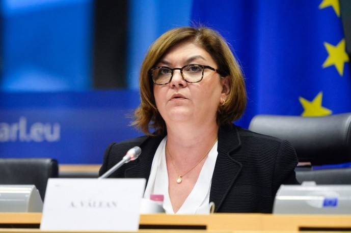 Adina V&#259;lean será la futura comisaria europea de Transportes