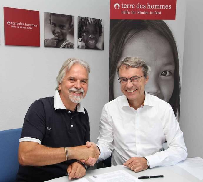 Dachser y Terre des Hommes dan un paso más en su colaboración