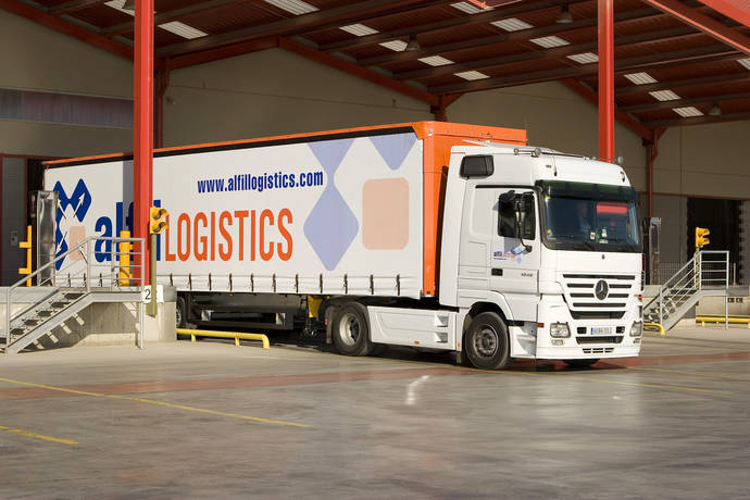 Alfil Logistics muestra su cara más solidaria, con ayuda a refugiados