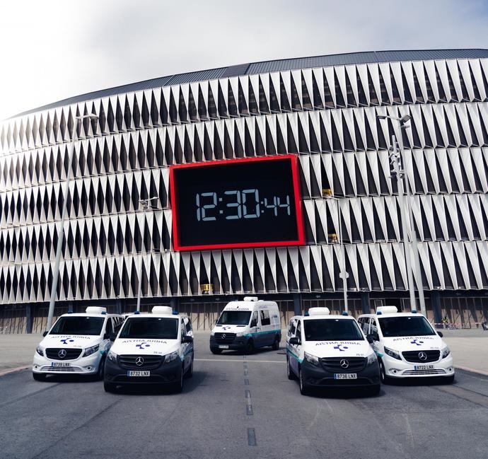 Mercedes-Benz Vans entrega la mayor flota de ambulancias