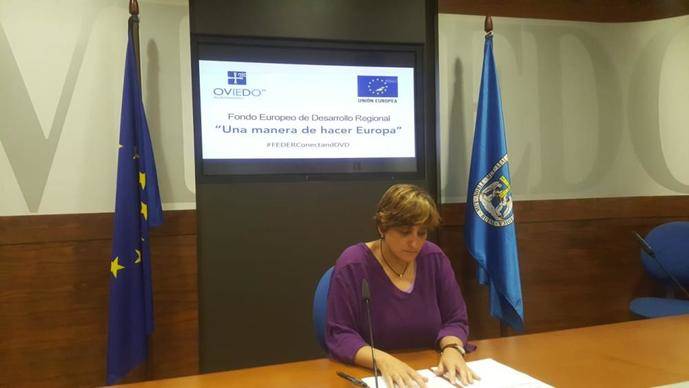 La edil Ana Rivas, durante la presentación del proyecto.