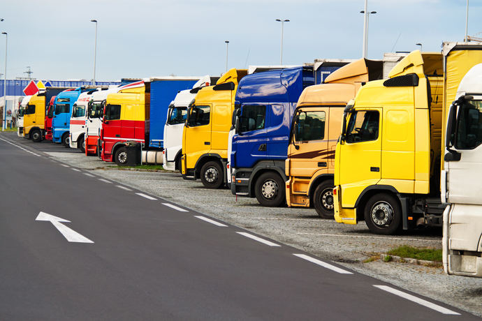 Se necesitan muchas más plazas de aparcamiento para camiones en Europa