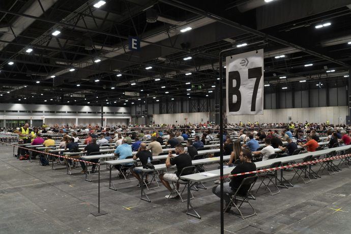 EMT Madrid examina a más de 1.500 aspirantes a conductores