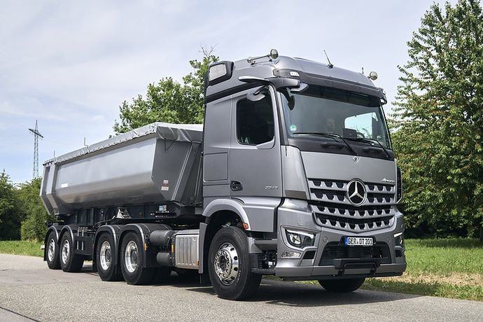 Mercedes-Benz Trucks muestra soluciones a la última
