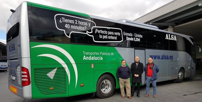 Uno de los nuevos autobuses de la línea.