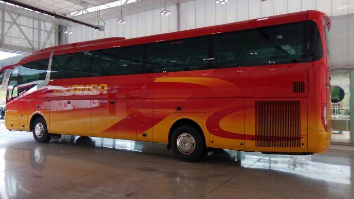 Autocares Ansa incorpora un chasis Scania K410EB con carrocería Irizar