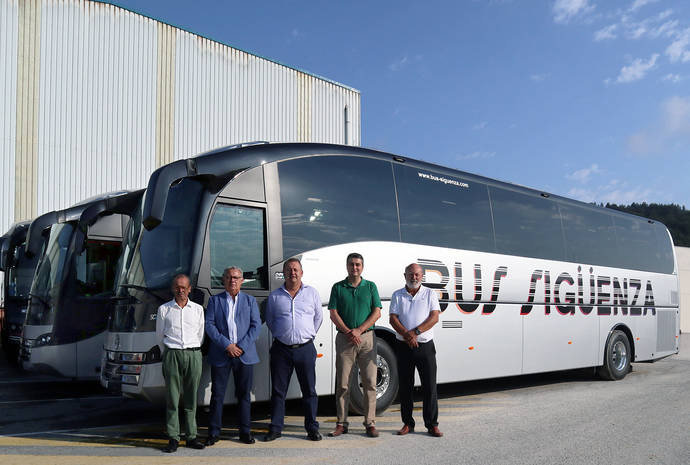 Los dos nuevos autocares de Bus Sigüenza.