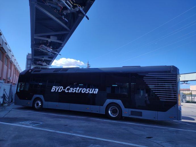 Avanza prueba un nuevo modelo de bus eléctrico en las calles de Zaragoza