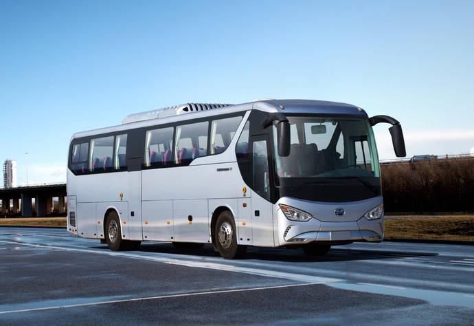 El C9 de BYD es el primer autocar eléctrico que llega a Europa