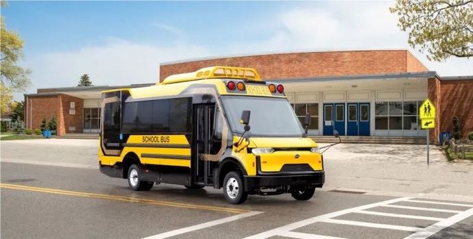 BYD ayuda a crear la primera flota de autobuses escolares 100% eléctricos