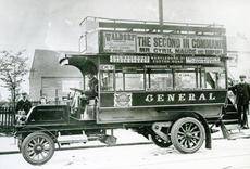 Uno de los primeros modelos de autobuses.
