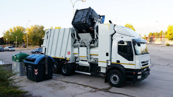 El vehículo eléctrico de recogida de basura de FCC ya está preparado para circulación y uso