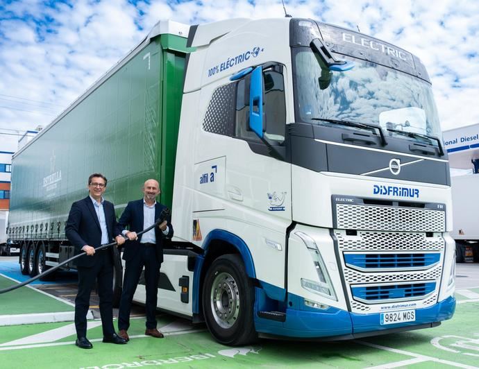 Disfrimur incorpora ocho nuevos camiones Volvo FH Electric a su flota