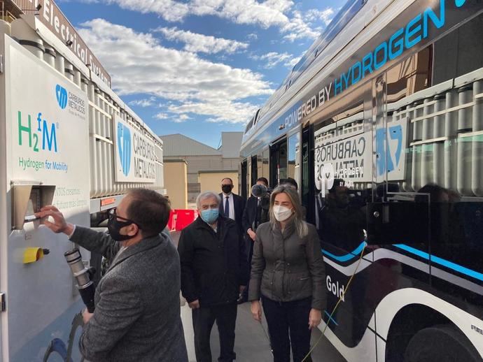 La ‘Ruta del hidrógeno’ llega a Toledo para repostar un autobús urbano