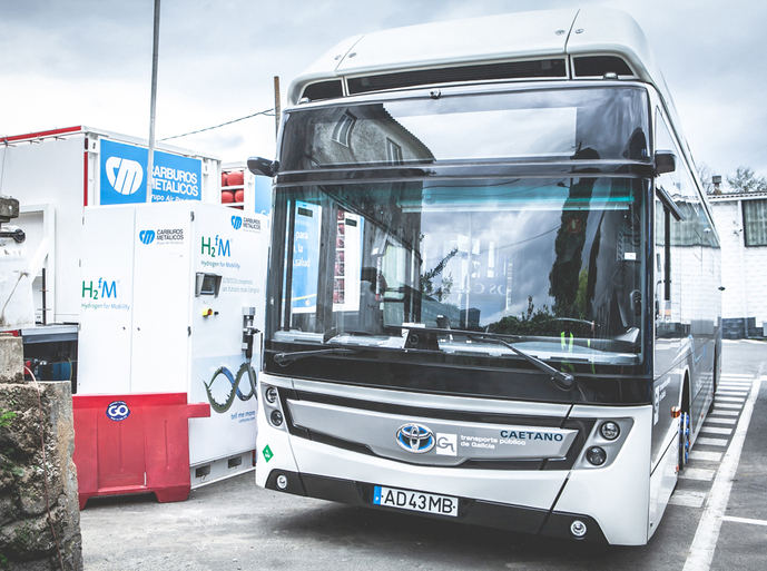 Carburos Metálicos colabora en la prueba del primer autobús de hidrógeno de Galicia