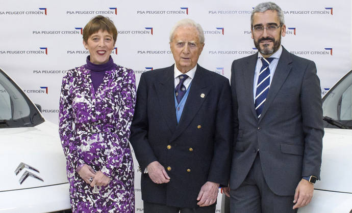 PSA Peugeot Citroën ayuda al Rotary Club a transportar alimentos