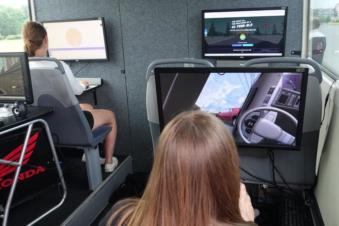 El Crossway se convierte en aula interactiva de seguridad vial
