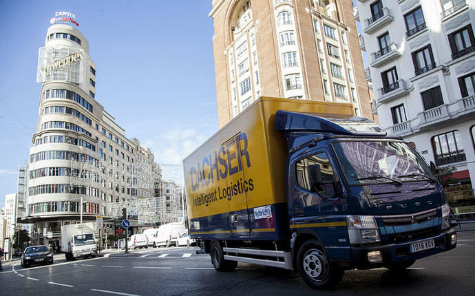 Dachser reduce sus emisiones en Madrid con su primer camión híbrido