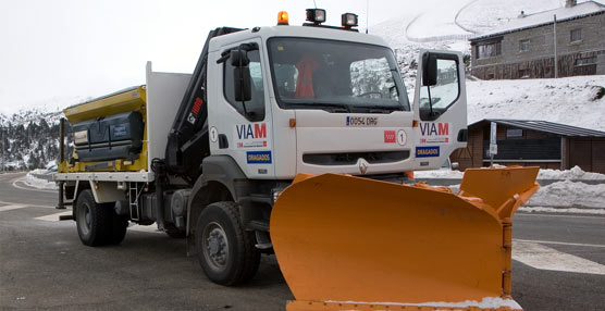 La nieve vuelve a sembrar el caos en las carreteras nacionales