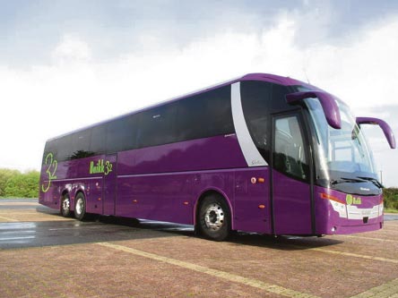 Grupo Castrosua entrega tres nuevas unidades Stellae a Canarybus