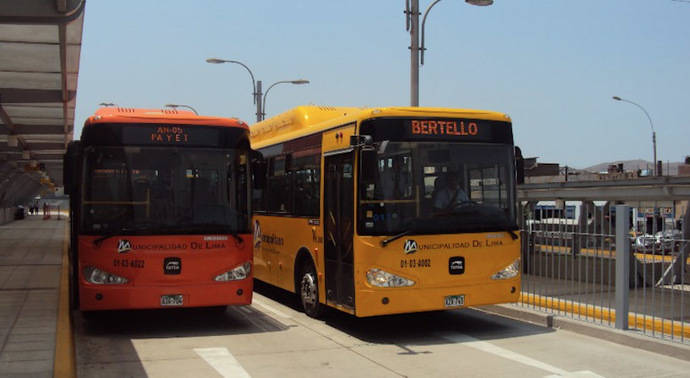 Autobuses de Transvial Lima, compañía que acude al concurso de Dakar como aliada de EMT de Madrid y Alsa.