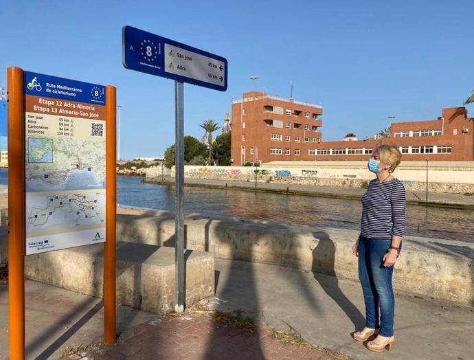 Andalucía señaliza un nuevo tramo de casi 100 kilómetros de la ruta EuroVelo 8 en Almería